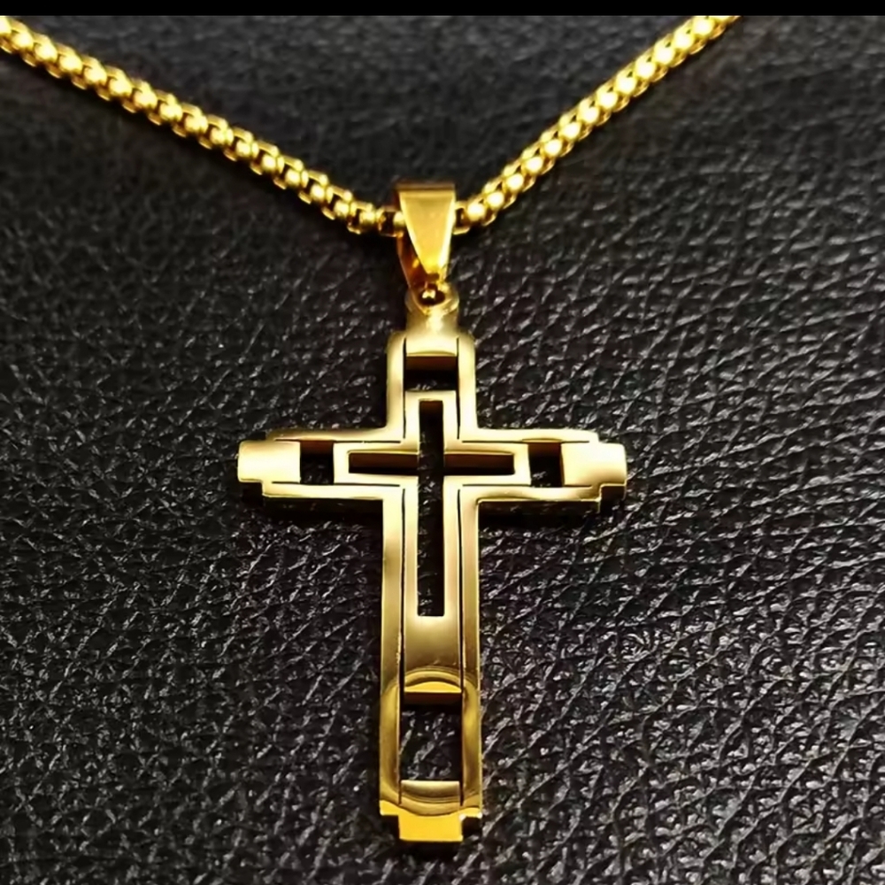 Stainless Stee lGold Cross Necklace  23 Inch Chain